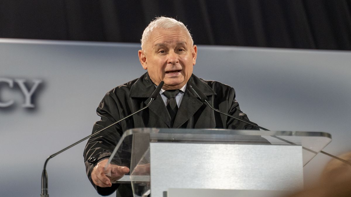 WARSAW, POLAND - 2024/04/10: PiS president Jaroslaw Kaczynski speaks to the crowd. On the 14th anniversary, approximately 2,000 people took part in the March of Remembrance of the Victims of the Smolensk Disaster. While participating in the demonstration, they shouted that this disaster was an attack. The Smolensk air disaster was a Tupolev Tu-154 aircraft operating Polish Air Force Flight 101 who crashed near the Russian city of Smolensk. (Photo by Marek Antoni Iwanczuk/SOPA Images/LightRocket via Getty Images)