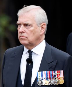 Publiczne upokorzenie. Król Karol podjął zdecydowane kroki