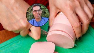 Podtruwa wątrobę, uszkadza hepatocyty. Lekarz wskazuje kluczowy czynnik