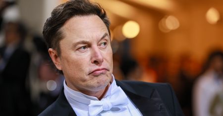 Elon Musk chce powrotu do biur. Tesla wysyła e-maile do tych, którzy się w nich nie pojawiają zbyt często, by się tłumaczyli