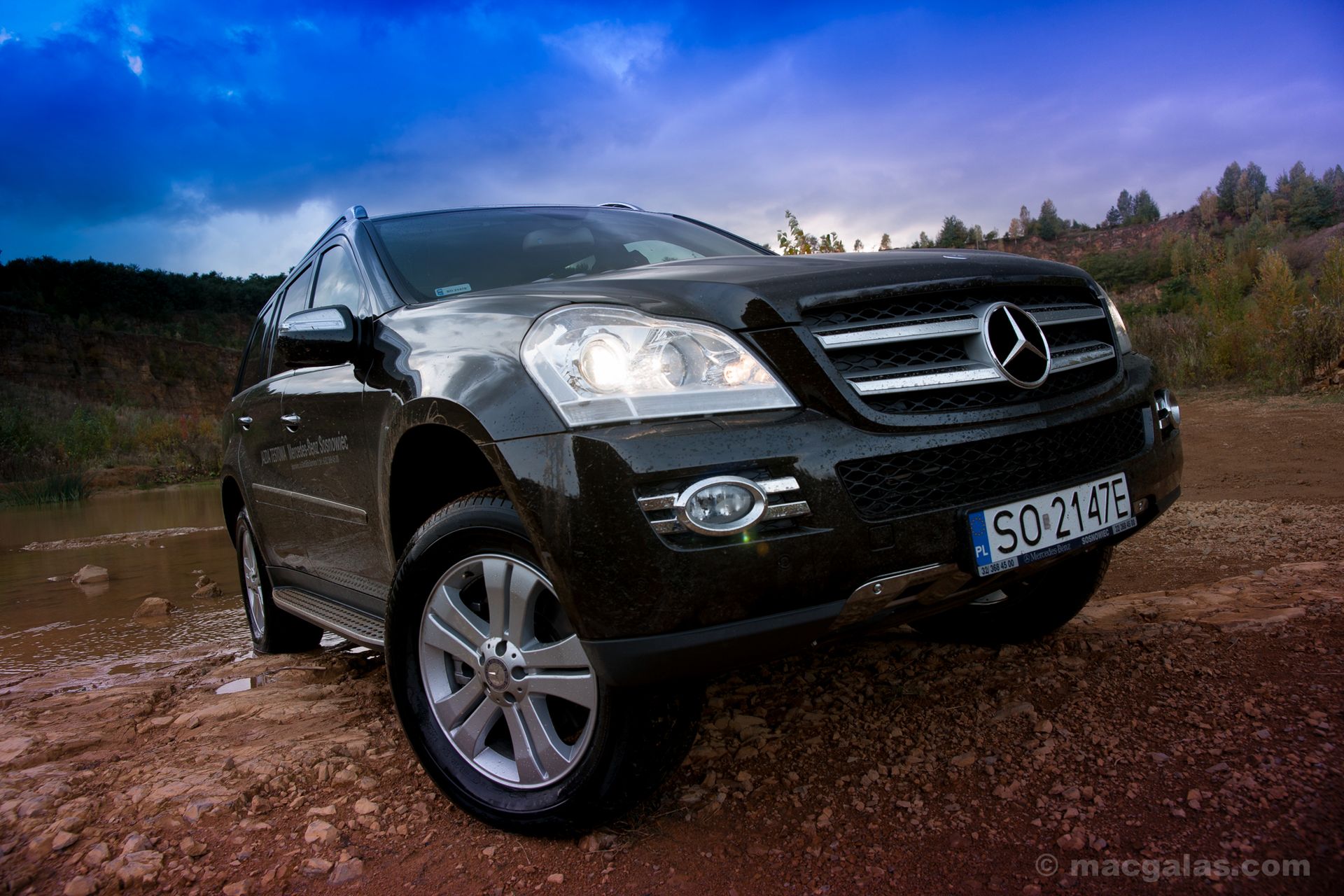 Auto przed obiektywem 38