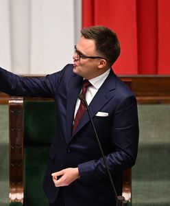 Zawiesili tajemniczą kotarę w Sejmie. Hołownia: to absurd kompletny