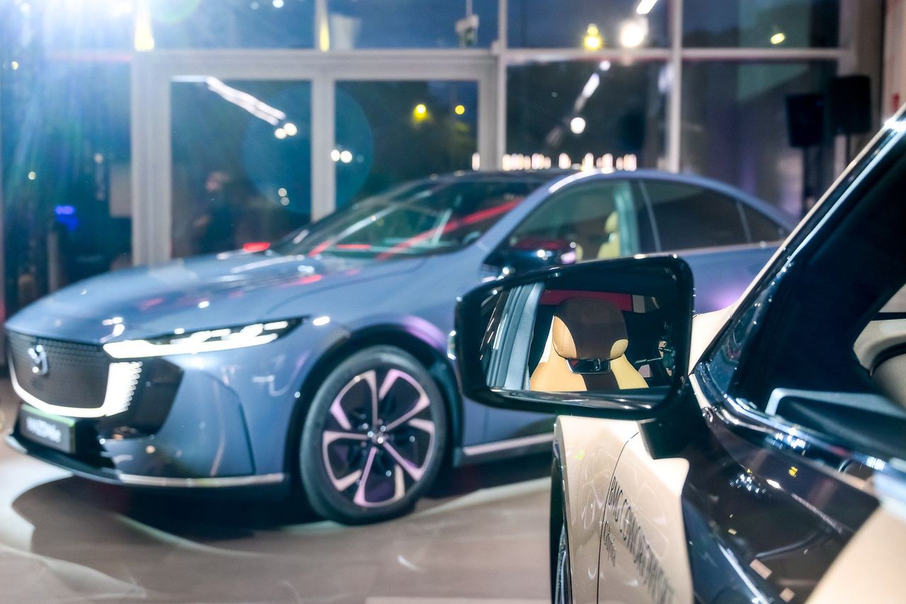 Wyprzedaż aut z rocznika 2025. Na jakie rabaty mogą liczyć kupujący nowe samochody?