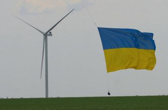 Wiatraki kręcą się, nawet gdy świszczą kule. Ukraina uruchomiła farmę w strefie wojny