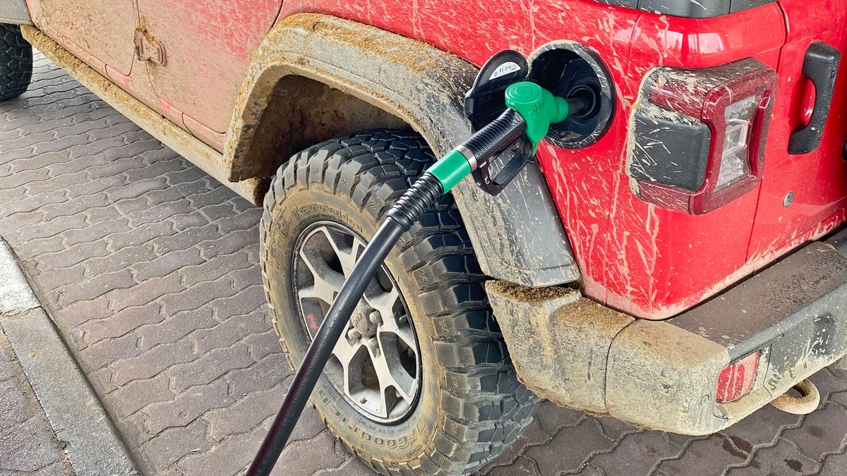 Na benzynie można stracić lub zyskać nawet 1,44 zł za litr. Wystarczy tankować w innej gminie.