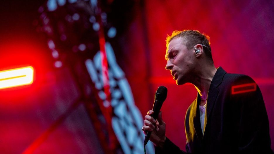 LemON Trio Akustyczne to wyjątkowy koncert, który przenosi publiczność w świat muzyki pełnej emocji, subtelnych brzmień i wyjątkowej atmosfery. To niezapomniane doświadczenie dla fanów zespołu i miłośników muzyki na żywo