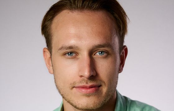 Szymon Grzybczyk dołącza do Performance Media