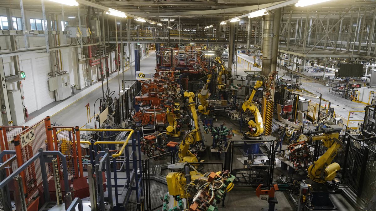 Fabryka Opla w Gliwicach (na zdjęciu) przygotowuje się do wznowienia pracy.