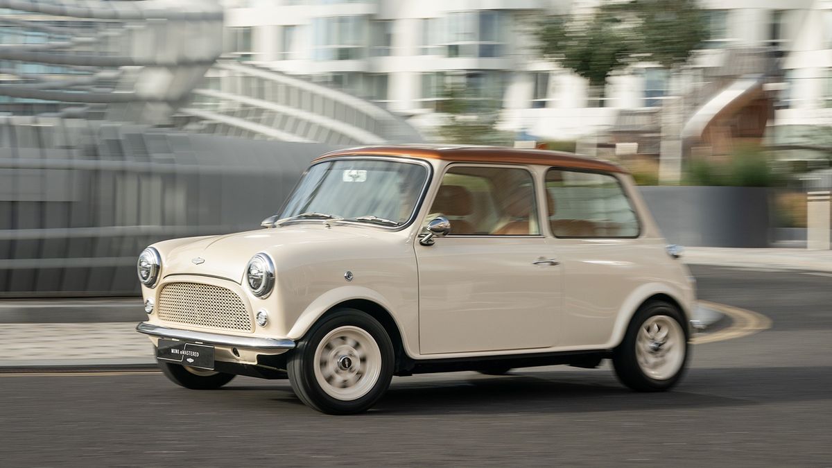 Klasyczne Mini jest teraz napędzane silnikiem elektrycznym