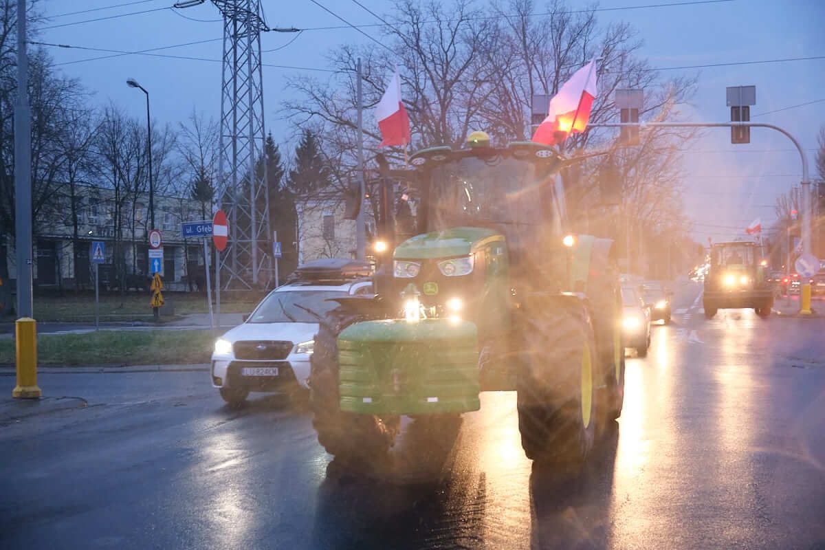Spontaniczny przejazd rolników do centrum Lublina