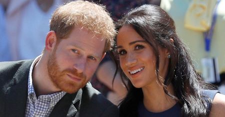 Oburzony brytyjski dwór żąda, aby książę Harry i Meghan Markle ZRZEKLI SIĘ tytułów książęcych: "Całkowity BRAK SZACUNKU"