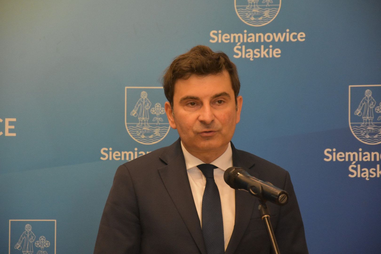27 maja umowę w ratuszu w Siemianowicach Śląskich podpisali: prezydent Rafał Piech oraz wojewoda śląski Marek Wójcik