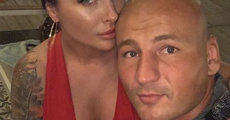 Ostra reakcja narzeczonej Artura Szpilki na hejterkę. "Jadowita żmijo"