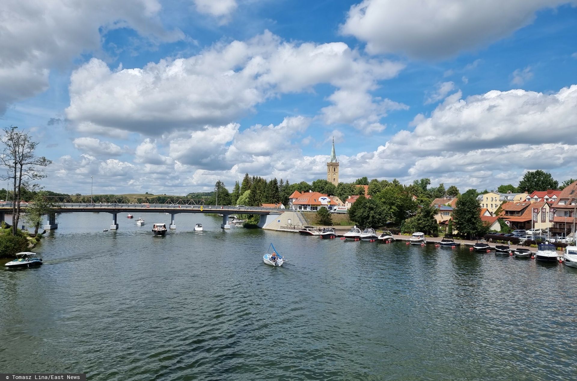 Zasady parkowania w mazurskim kurorcie. Darmowy postój dla turystów