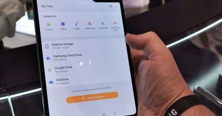 Samsung Galaxy Fold. Składany smartfon wyprzedał się w 15 minut