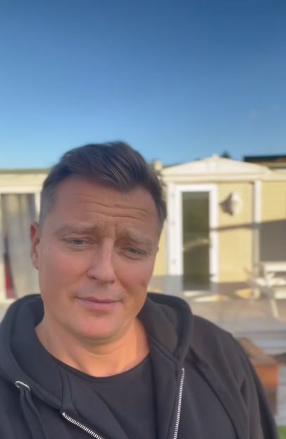 Rafał Brzozowski oprowadza po włościach