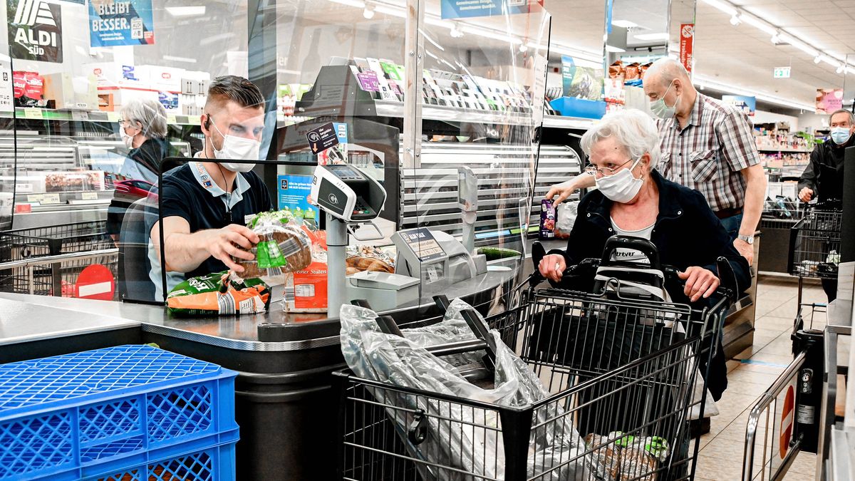 Lata 90-te wracają w wielkim stylu. Znana sieć sklepów funduje klientom "powrót do przeszłości"