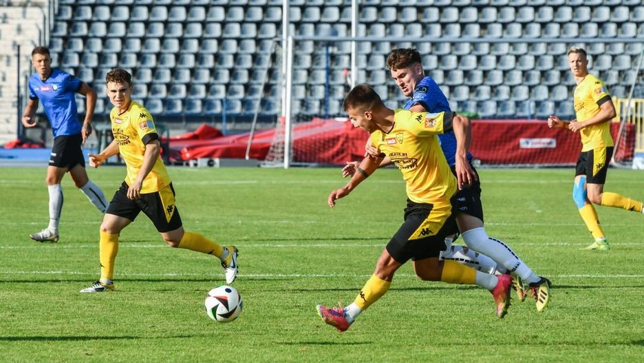 Tłuchowia przegrała trzeci kolejny mecz w Betclic 3. Lidze i nadal nie może zdobyć historycznego punktu na tym szczeblu rozgrywek.