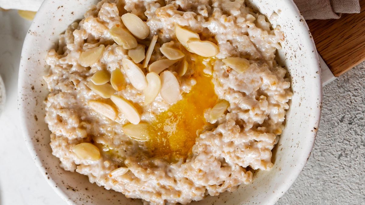 Rozgrzewająca owsianka w miseczce