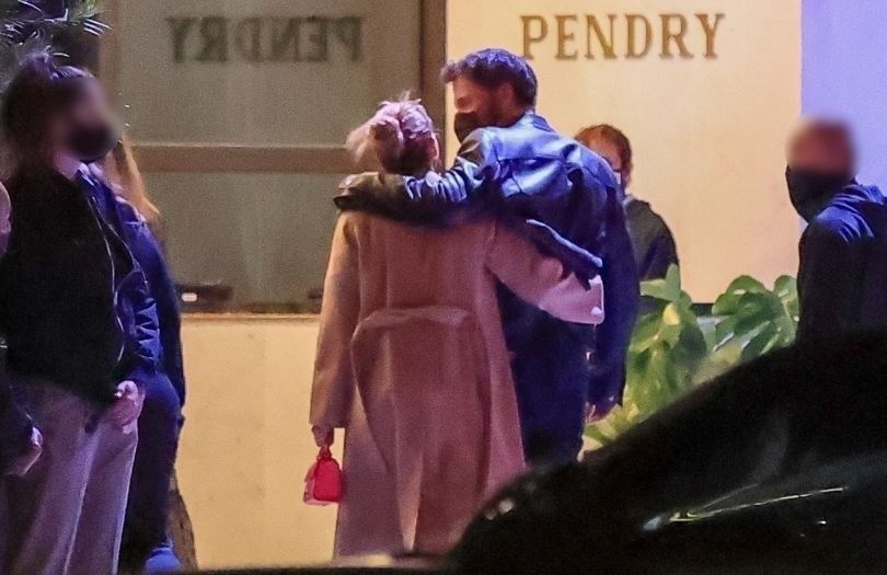 Jennifer Lopez i Ben Affleck wymieniają czułości w drodze do restauracji