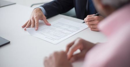 Kalkulator wynagrodzenia chorobowego netto – ile dostaniesz na zwolnieniu?