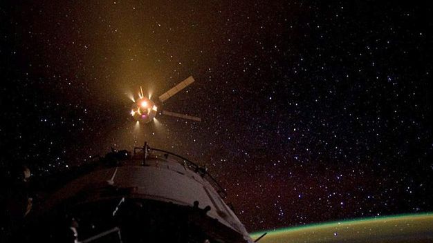 Astronauci wkraczają do jamy smoka. Załoga ISS na pokładzie SpaceX Dragon 1