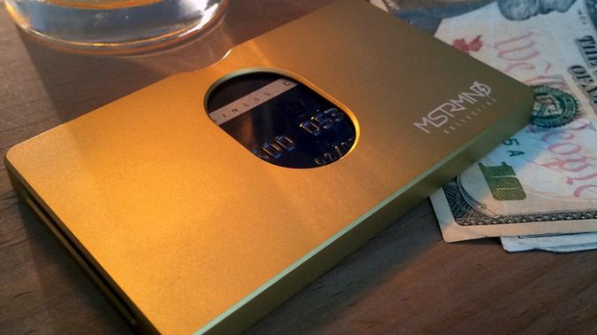 APEX Wallet: nowoczesny portfel podbija Kickstartera. Wypchane, skórzane przechodzą do lamusa - cieszycie się? 1