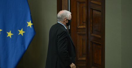 Jarosław Kaczyński oddaje pole. Wiadomo, kto zmierzy się z Donaldem Tuskiem