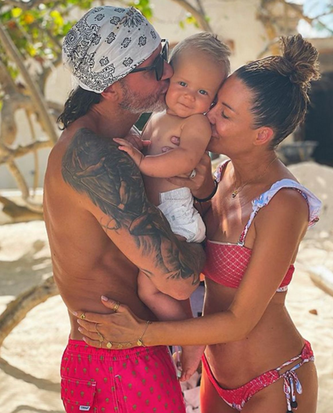 Małgorzata Rozenek i Radosław Majdan z synem