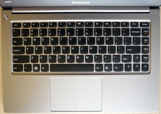 Lenovo IdeaPad U300s - klawiatura i touchpad