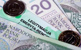 Czternaste emerytury. Tak na nich zarobi skarbówka