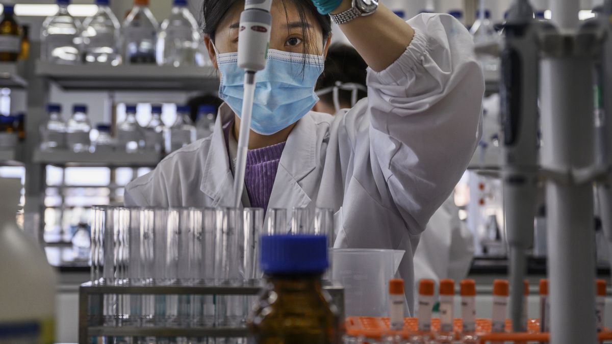 Chiny zakupiły amerykańską szczepionkę na COVID-19. Pracują także nad własnymi preparatami