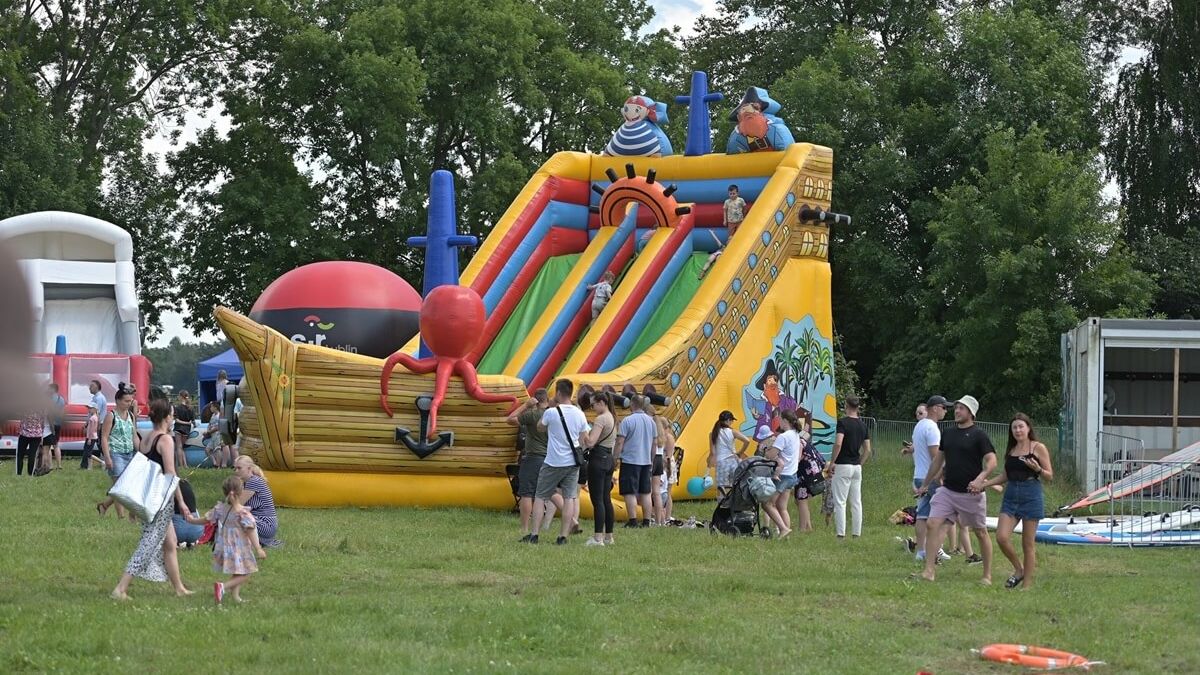 Piknik rodzinny Z nauką za Pan brat - dmuchaniec