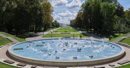 Park Ludowy w Lublinie. Rośliny, alejki, fontanny  nad Bystrzycą