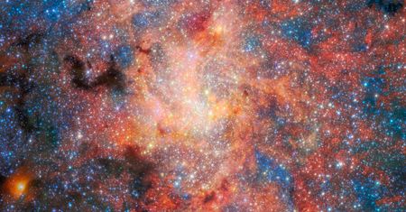 Teleskop Webba znalazł wodę i pył tuż przy Sagittarius A*