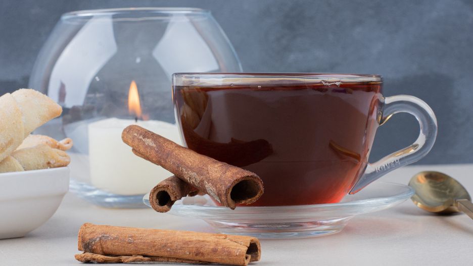 Woda z cynamonem pomaga na wiele problemów zdrowotnych