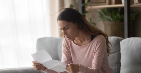 Lublinianka uwierzyła, że ktoś chciał wziąć na jej dane kredyt. Przelała oszustom na „bezpieczne konto” ponad 115 tys. zł