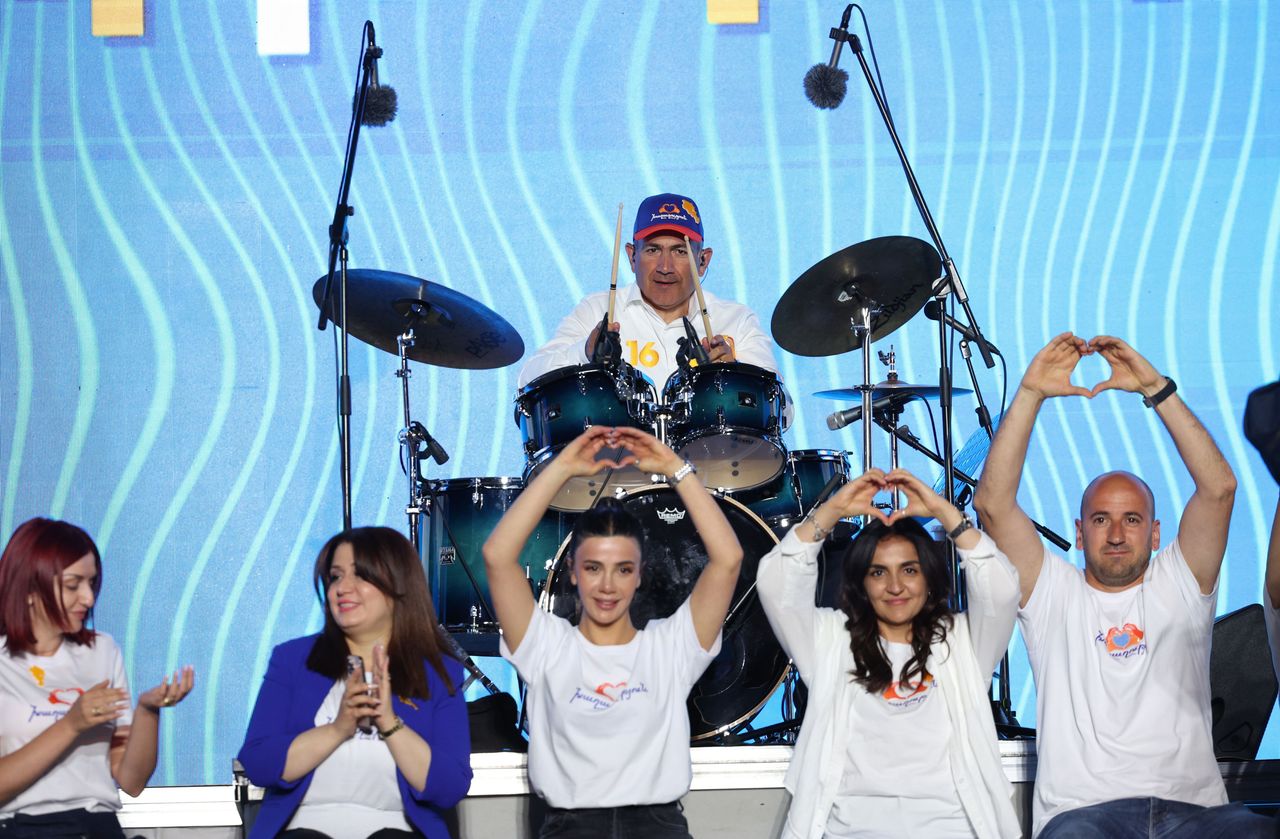 Koniec kampanii w Armenii. Drony i koncert na koniec
