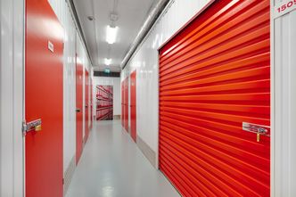 Praca z domu, biuro w mieszkaniu? Odzyskaj przestrzeń z self storage