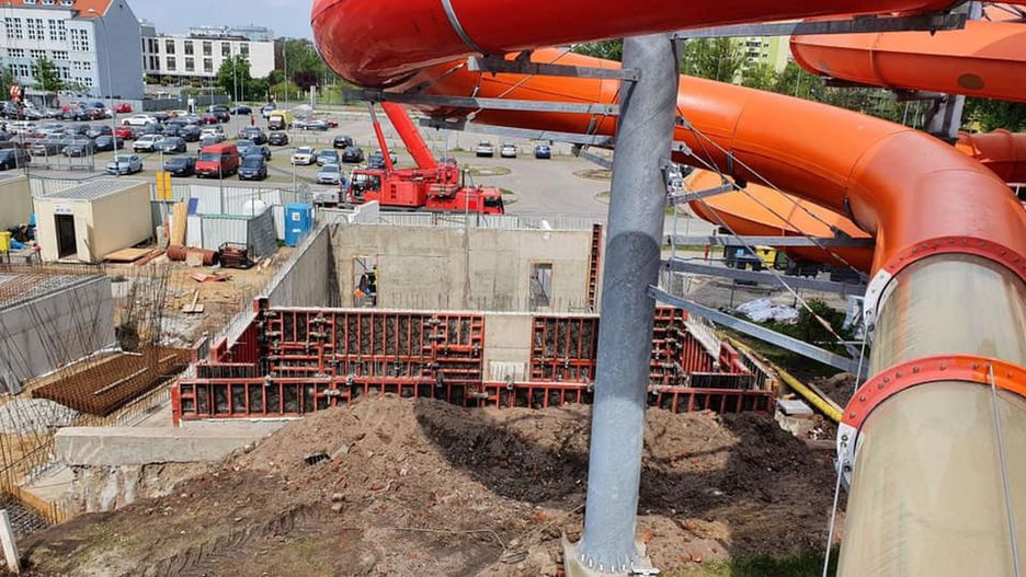 Na zamkniętym z powodu pandemii aquaparku trwają prace modernizacyjne