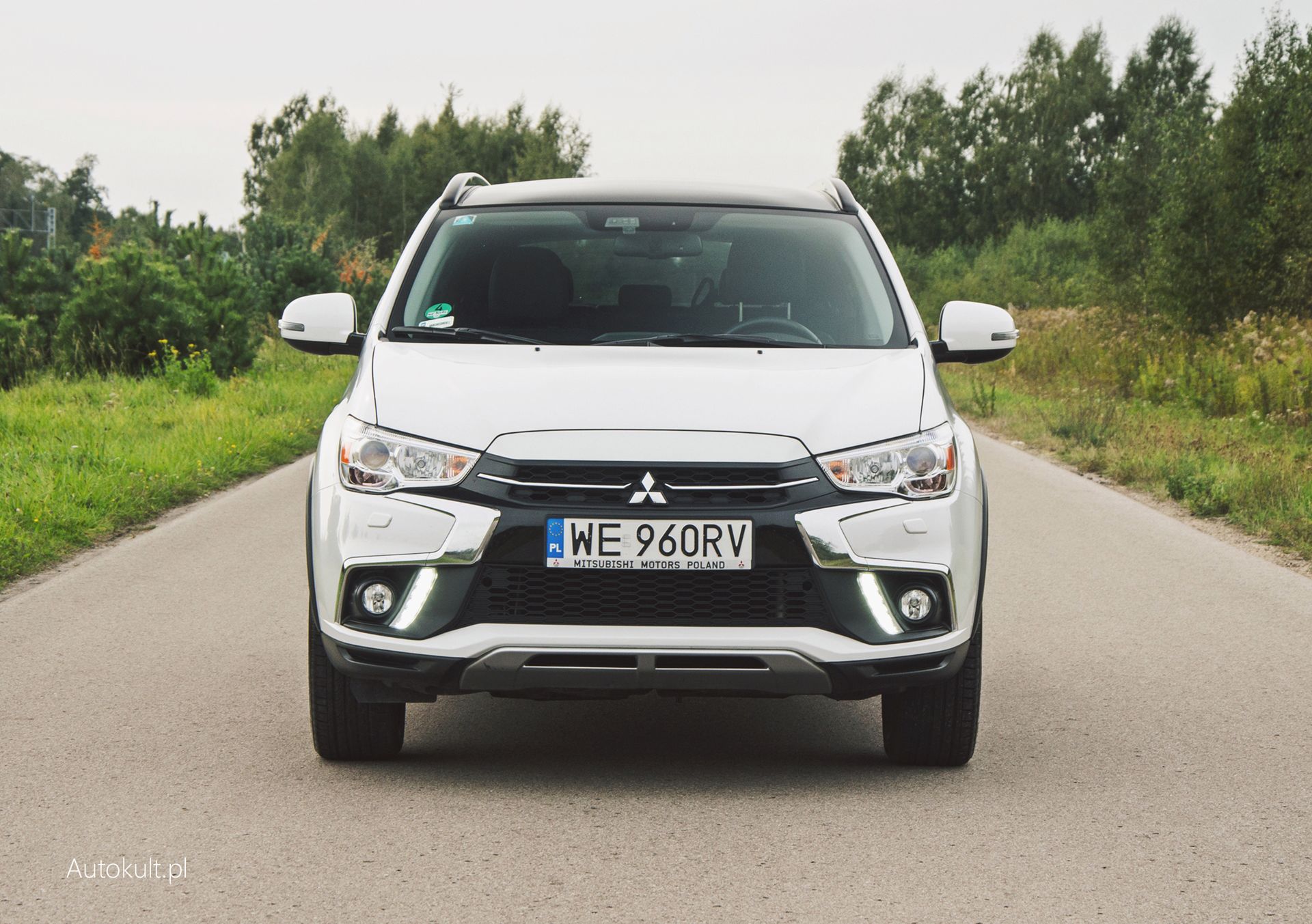 Mitsubishi ASX na rok 2018 dostał diodowe światła do jazdy dziennej w zderzaku.