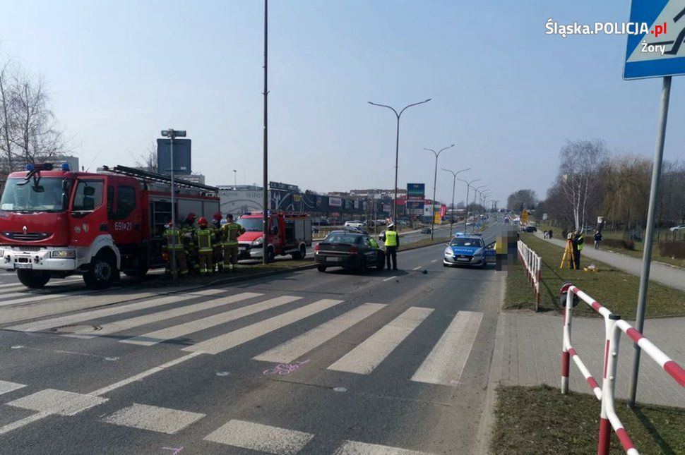 Żory. Dwoje 17-latków zostało potrąconych na przejściu dla pieszych.