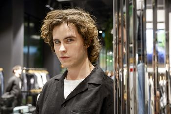 Aktor "Barw szczęścia" o plotkach, że jest wnukiem Agnieszki Osieckiej