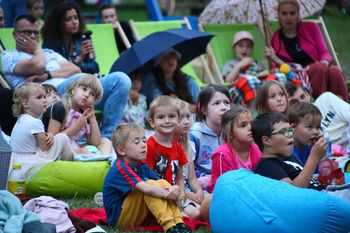 Kielce: Kino letnie na Wichrowym Wzgórzu.„Dzielna banda” czarowała