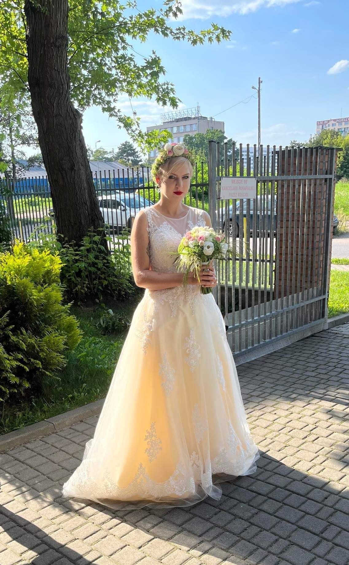 Marta Pęczak w sukni ślubnej z lumpeksu