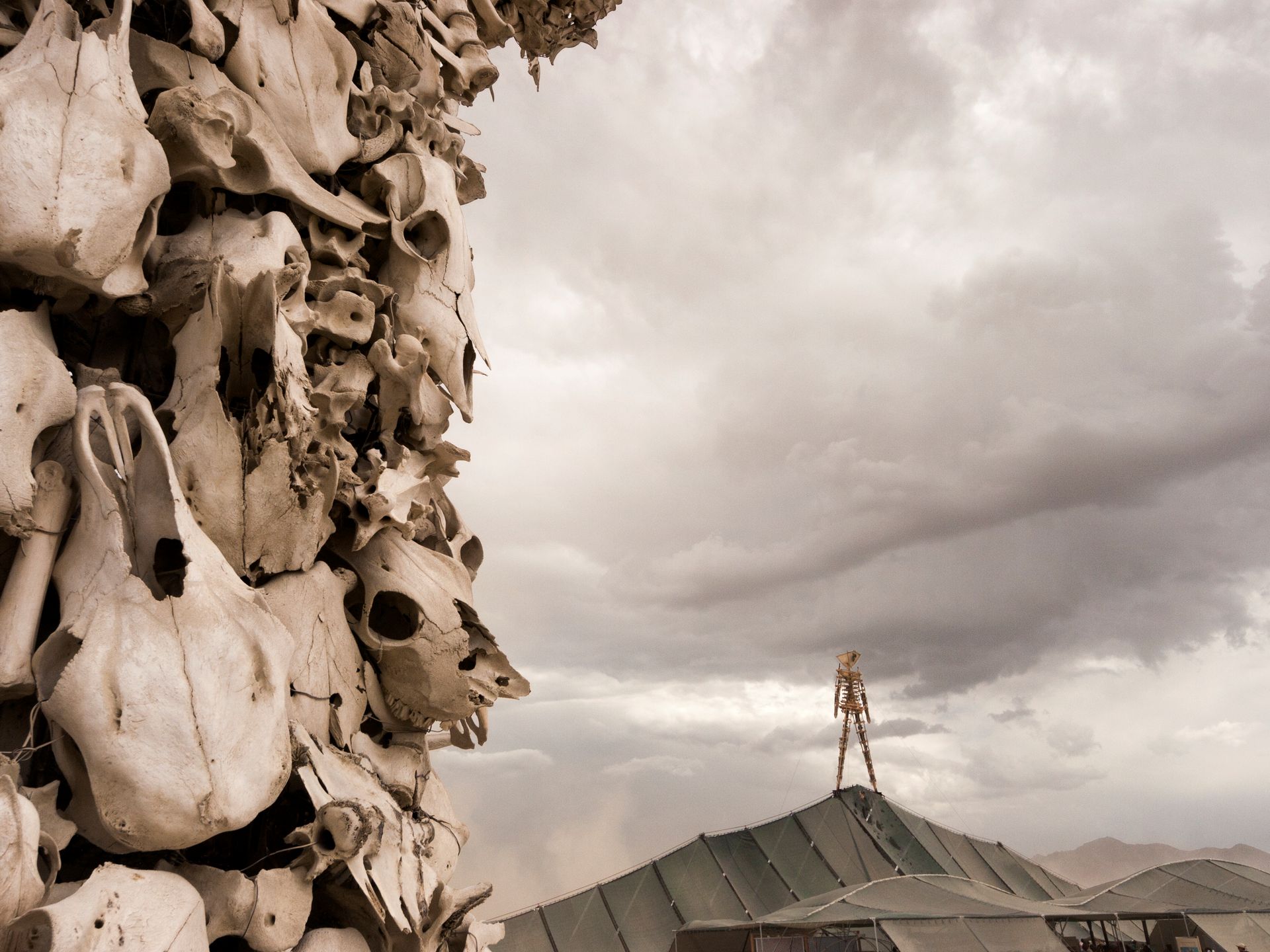 10 lat festiwalu "Burning Man" zamknięte w albumie "Dust to dawn" 4