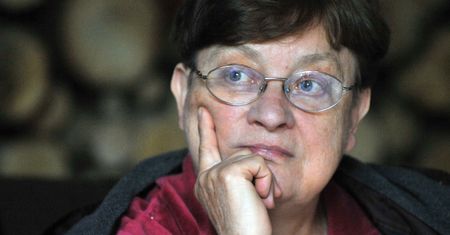 "Kupowała" na Chomikuj, chwaliła palenie śmieci. Kim jest szeryfka mediów, która walczy z TVN?