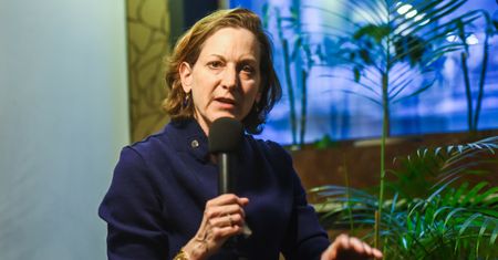 Żona Sikorskiego kończy współpracę z Fundacją "Gazety Wyborczej"