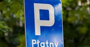 Parking przy Opactwie Cystersów w Rudach. Za postój zapłacą turyści