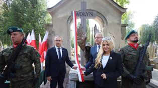 Lublin: Na cmentarzu przy ul. Białej odsłonięto Miejsce Upamiętnienia Ofiar Rzezi Wołyńskiej. "Wieczna hańba tym, którzy tej zbrodni dokonali"